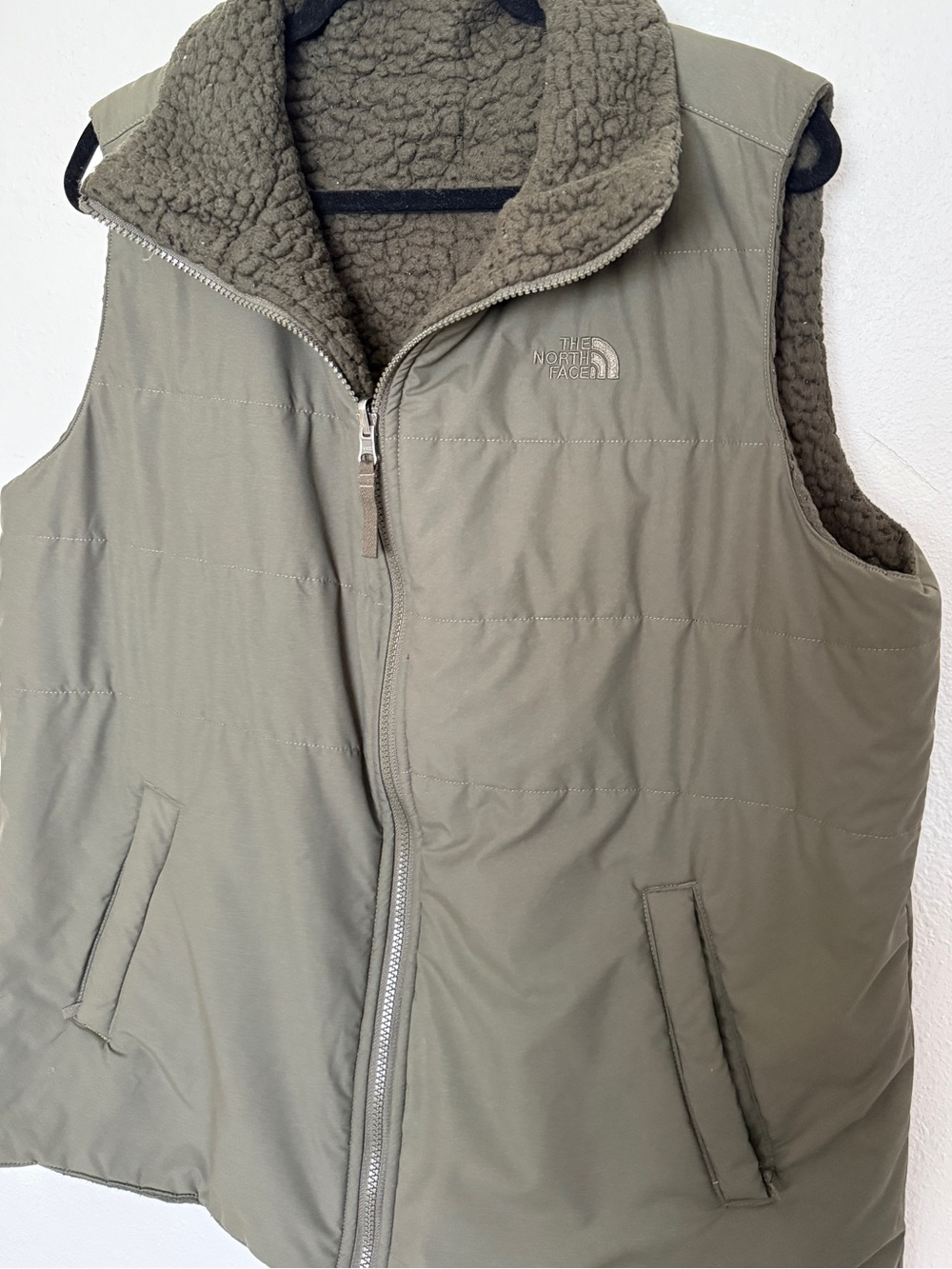 The North Face Reversible Sherpa Puffer Vest Olive Green Teddy Fleece XL - Picture 3 of 10